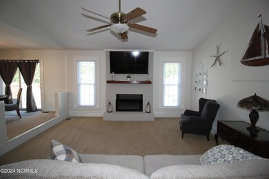 201 University Dr, Jacksonville, NC 28546 - photo 4
