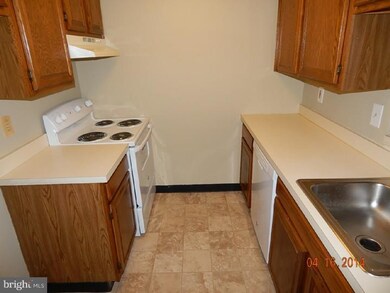 113 Ravens Crest Dr, Plainsboro, NJ 08536 - photo 2