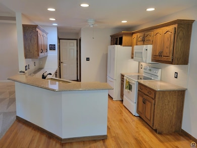 2441 SW Golf View Ct, Topeka, KS 66614 - photo 6