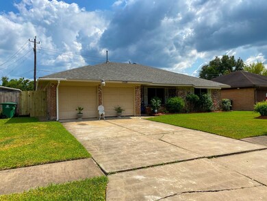 10130 Kirkglen Dr, Houston, TX 77089 - photo 2