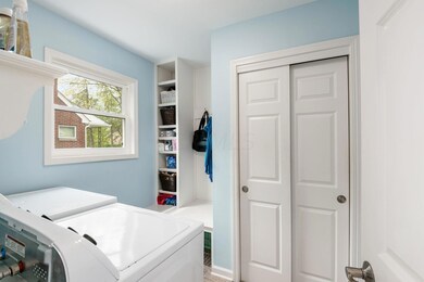 LL Laundry Room (2)