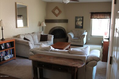 Living Room (5)