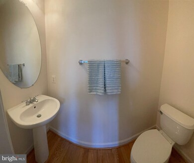 2428 Curie Ct unit 34, Herndon, VA 20171 - photo 4