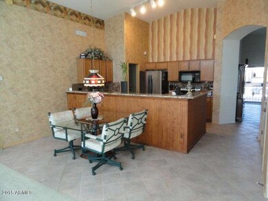 Eat-in Kitchen