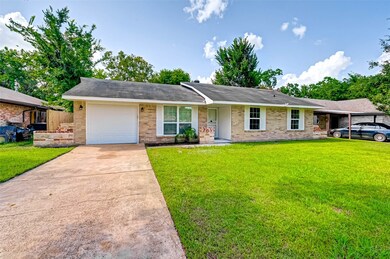 6318 Maple Hill Dr, Houston, TX 77088 - photo 4