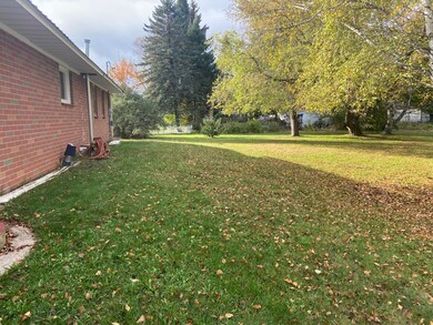 COTTRELL OUTSIDE 6