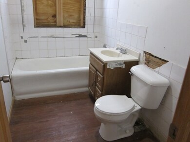 1125 Chestnut St, Waukegan, IL 60085 - photo 3
