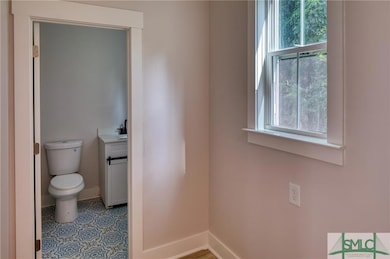 1125 E Waldburg St, Savannah, GA 31404 - photo 7