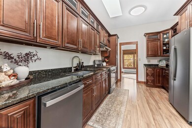 300 Jerome St, Morgantown, WV 26505 - photo 4