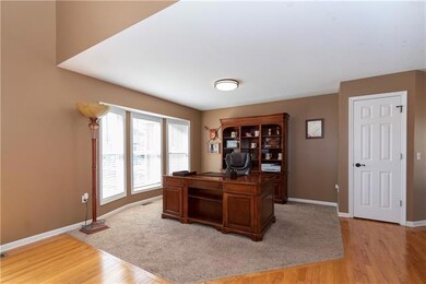 304 SW Seaside Sparrow St, Lees Summit, MO 64082 - photo 5