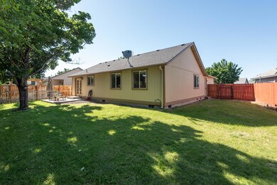 2766 SW Reindeer Ave, Redmond, OR 97756 - photo 5