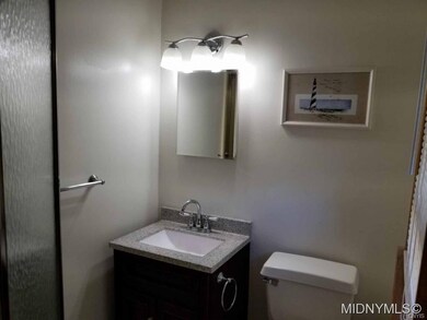 1st Fl Master Bath