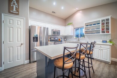 4113SCreeksideCt-Tulare-24