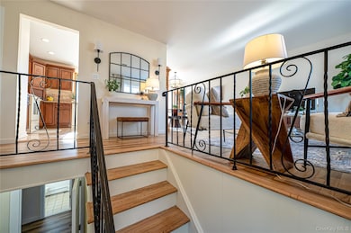 928 Peconic Ave, West Babylon, NY 11704 - photo 3