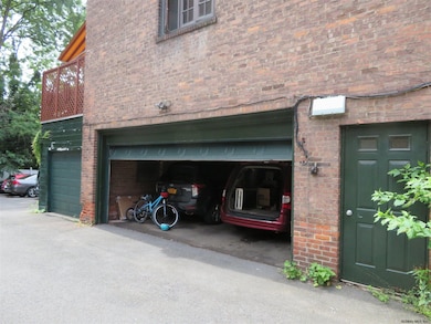 20 Willett St, Albany, NY 12210 - photo 4