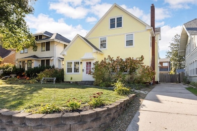 505 Forest Dr SE, Cedar Rapids, IA 52403 - photo 2