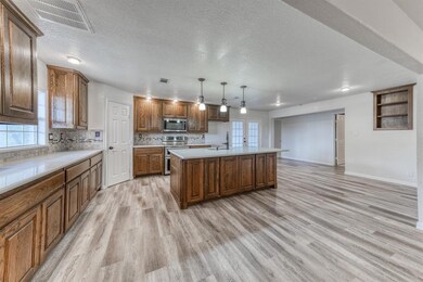 451 Woodhaven Dr, Springtown, TX 76082 - photo 6