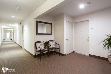 Hallway 1732-SMALL