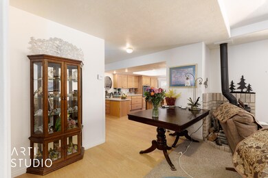 Area between kitchen and living room
