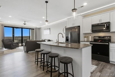 1065 Topsider Ln unit 402, Osage Beach, MO 65065 - photo 2