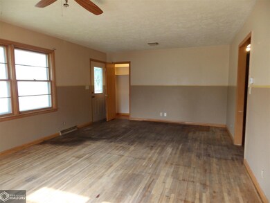 406 Hahn St, Audubon, IA 50025 - photo 3