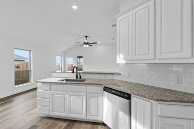 1402 Dry Creek Dr, Cleburne, TX 76033 - photo 7