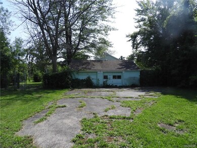 View of back lot (frontage on Fairfield Ave) and g