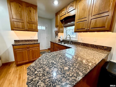 2003 19th St, Moline, IL 61265 - photo 7