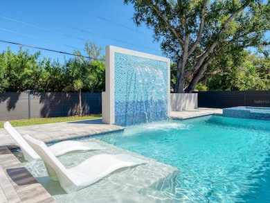 2467 Hyde Park St, Sarasota, FL 34239 - photo 2