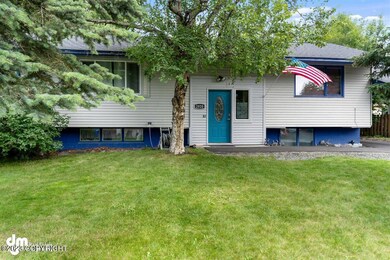 02-Front Exterior_ELI05861