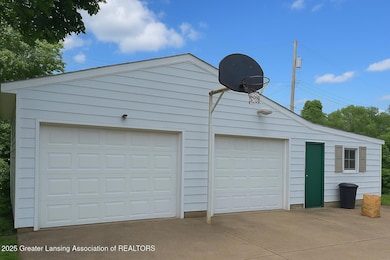 3006 Hillcrest St, Lansing, MI 48911 - photo 2