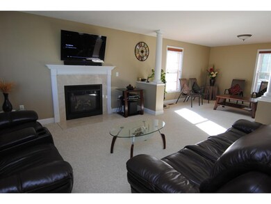 3 Sutherland Way, Nashua, NH 03062 - photo 2