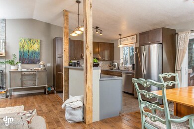 Kitchen_5727-SMALL
