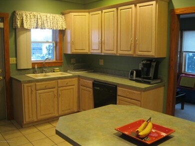 162 Tompkins St, Pittston, PA 18640 - photo 3