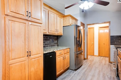 611 E 41st Ave, Hutchinson, KS 67502 - photo 6