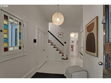 1710 NW Hoyt St, Portland, OR 97209 - photo 3