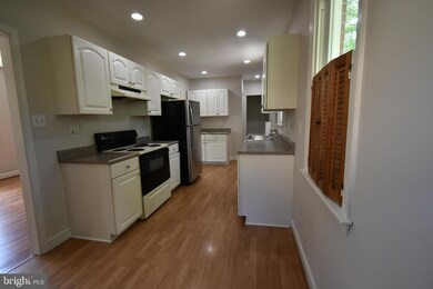 3217 Mccomas Ave, Kensington, MD 20895 - photo 5