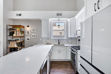 2649 N Southport Ave unit 3, Chicago, IL 60614 - photo 6