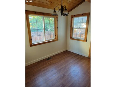 1312 V Ave, La Grande, OR 97850 - photo 7