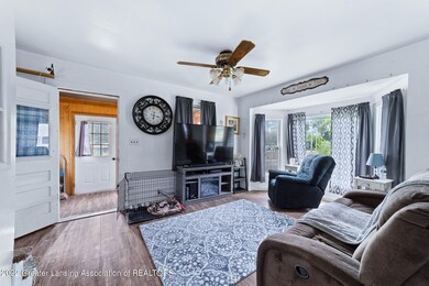 2-web-or-mls-Home-Exposure-3625-Pleasant