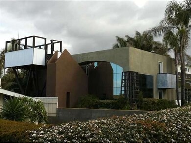 Renowned Contemporary Architech Rob Quigley of the