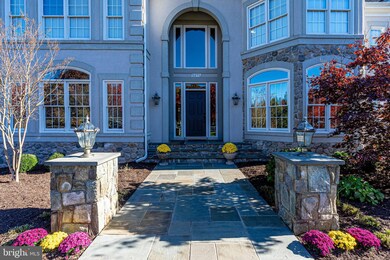 5271 Chandley Farm Cir, Centreville, VA 20120 - photo 2