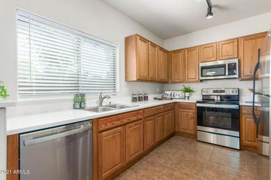 1015 S Val Vista Dr 11