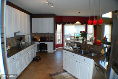 6110 Flemish Blue Ct, Sykesville, MD 21784 - photo 5