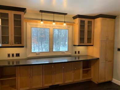 31 Wanda Ct, Troy, NY 12180 - photo 4