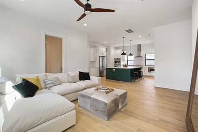 1905 Chippendale Rd, Houston, TX 77018 - photo 5