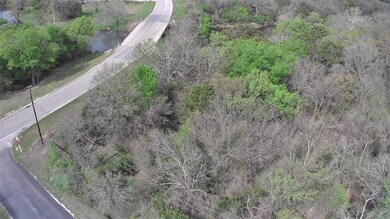 1612 White Bluff Dr, Whitney, TX 76692 - photo 2