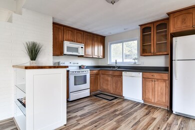 13 Ashmont Dr, Framingham, MA 01701 - photo 4