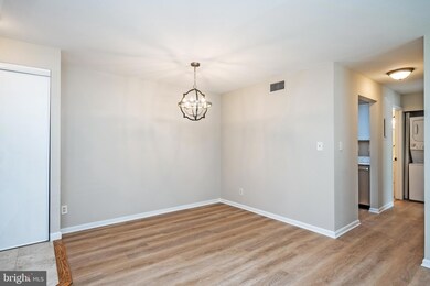 5908 Cove Landing Rd unit 204, Burke, VA 22015 - photo 6