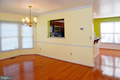 9354 Sombersby Ct, Laurel, MD 20723 - photo 5